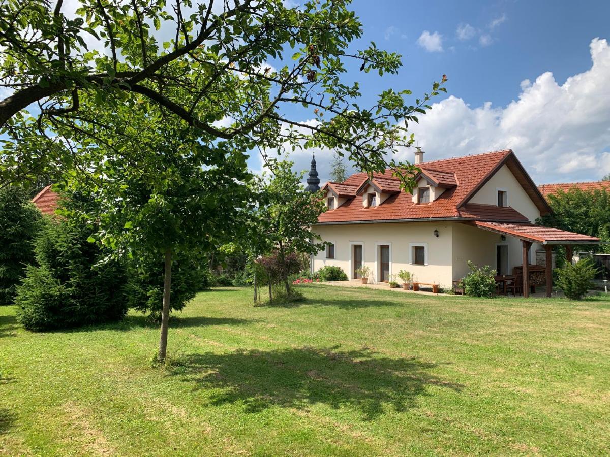 Villa Lypche Besenova Exterior photo