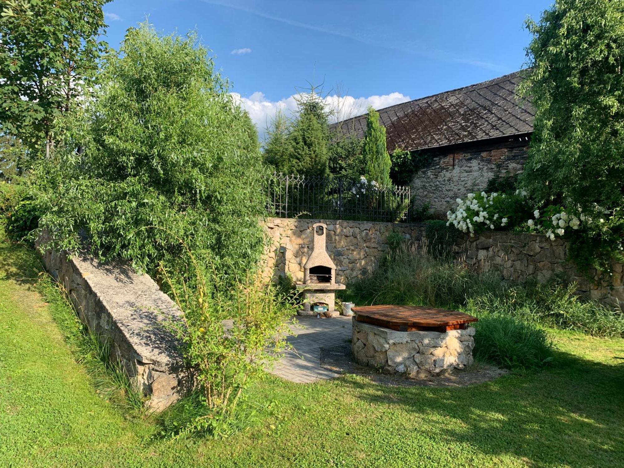 Villa Lypche Besenova Exterior photo